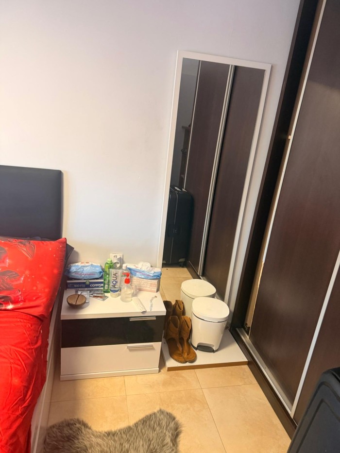 HABITACIÓN DISPONIBLE