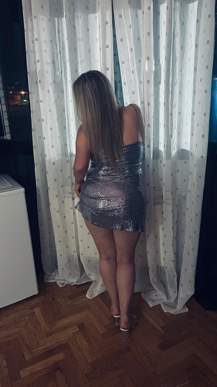 Rubia venezolana elegante y muy cariñosa