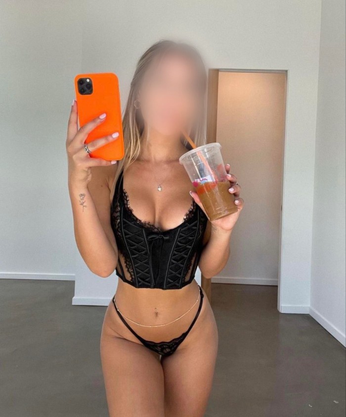 Una chica nueva y muy guapa