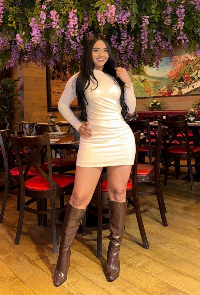 PAULA UNA MUJER QUE SE DISFRUTA CON CALMA