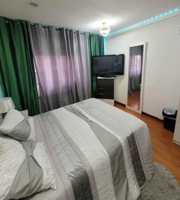 Llama o WhatsApp alquiler habitación confortable