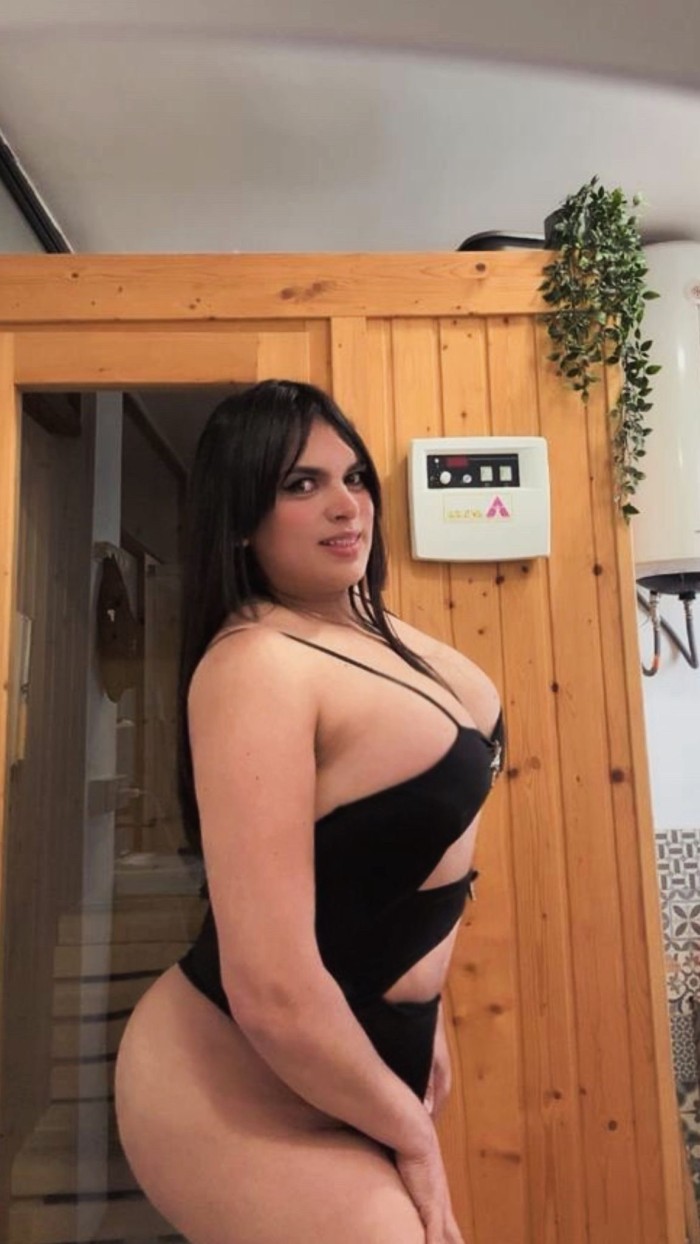 CHICA TRANS LATINA SUPER FEMENINA