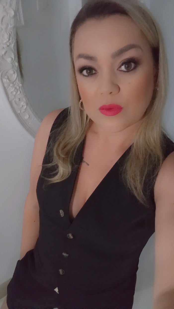 Soy tu perrita me gusta la fiesta blanca cachonda
