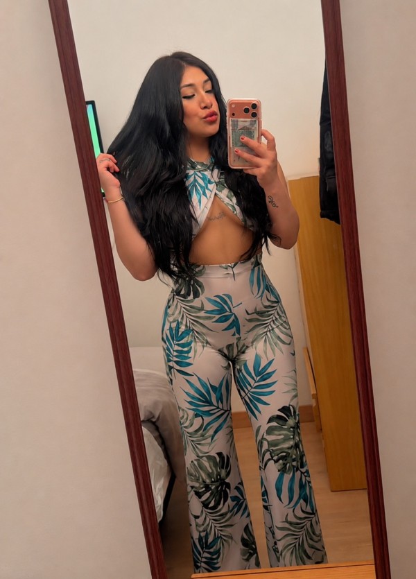 Bella joven independiente piso privado y salidas