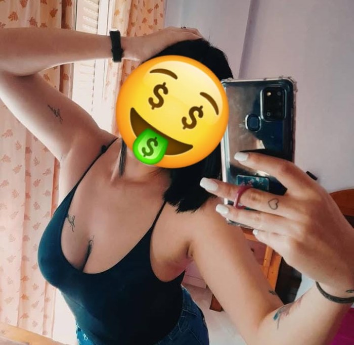 JOVEN ARDIENTE FIESTERA VICIOSA