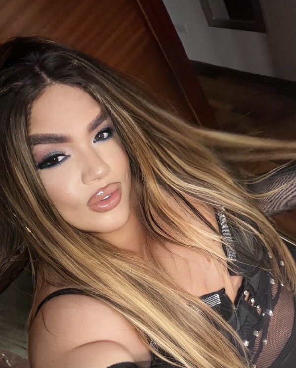 LATINA CACHONDA FIESTERA SIN LÍMITES