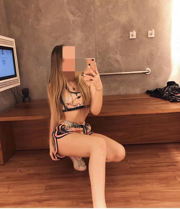 PRECIOSA ENCANTADORA E IRRESISTIBLE JOVENCITA