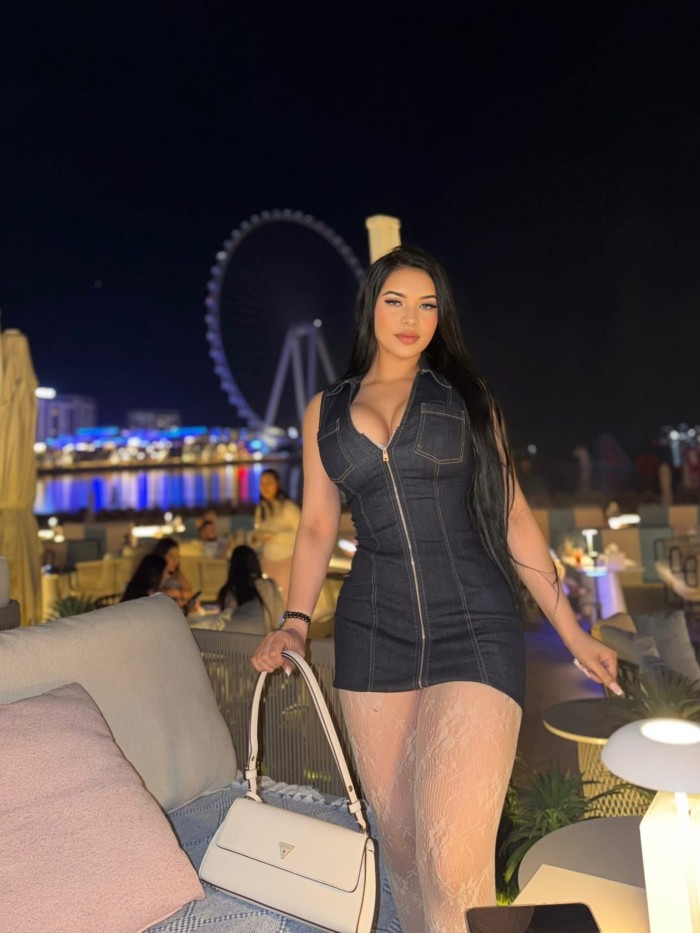 Pamela tetas grandes y culo grande 100% real