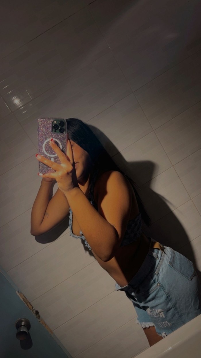 SEXY JOVENCITA CON MIUCHAS GANAS VIA JULIA