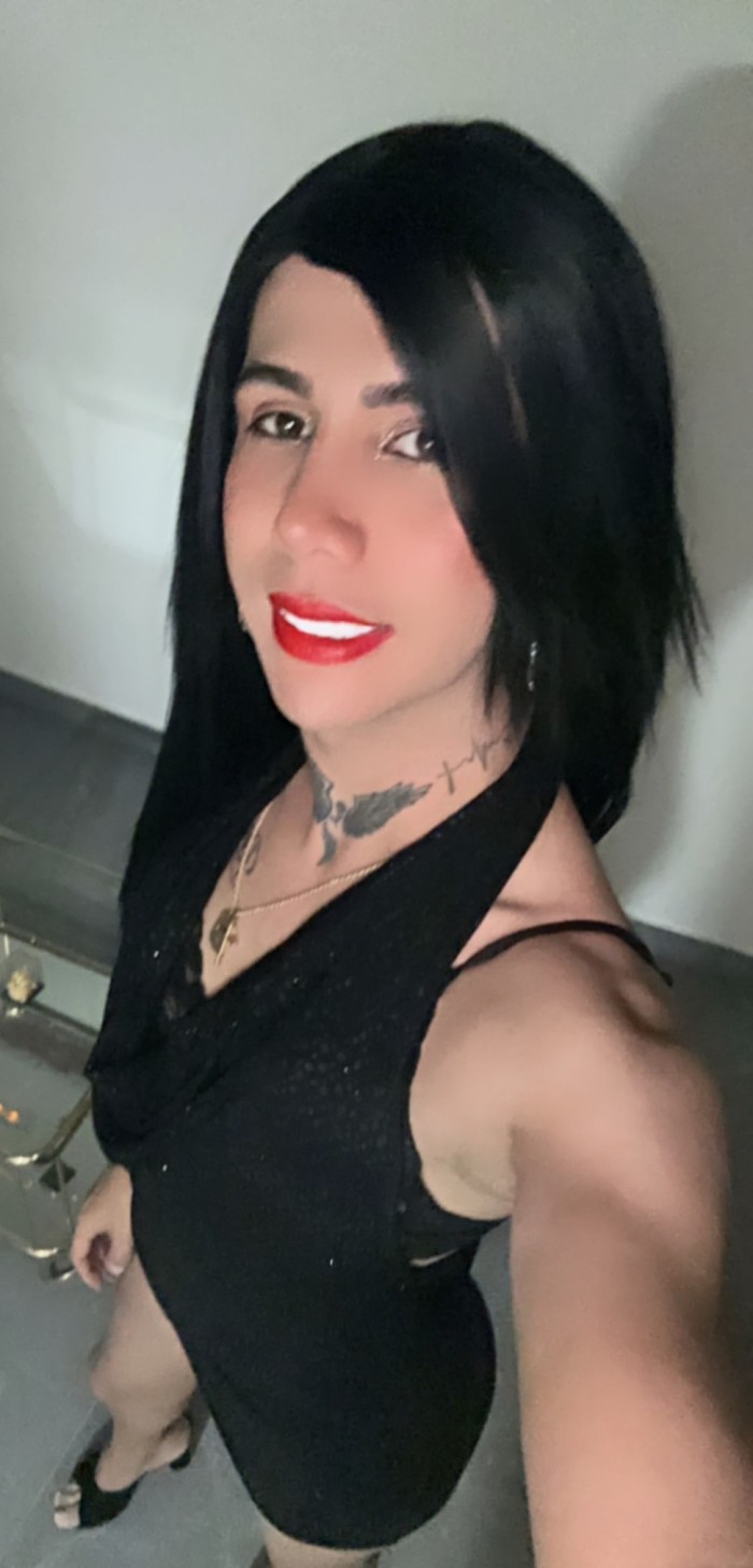 Fiestera,tragona,lechera,mamona,dominante,cariñosa