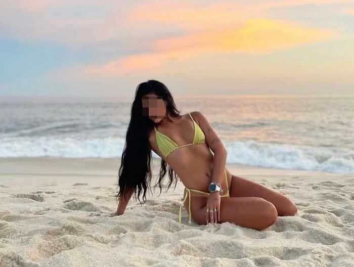 EN CALA RATJADA  SENSUAL  ARDIENTE DESEOSA DE SEXO