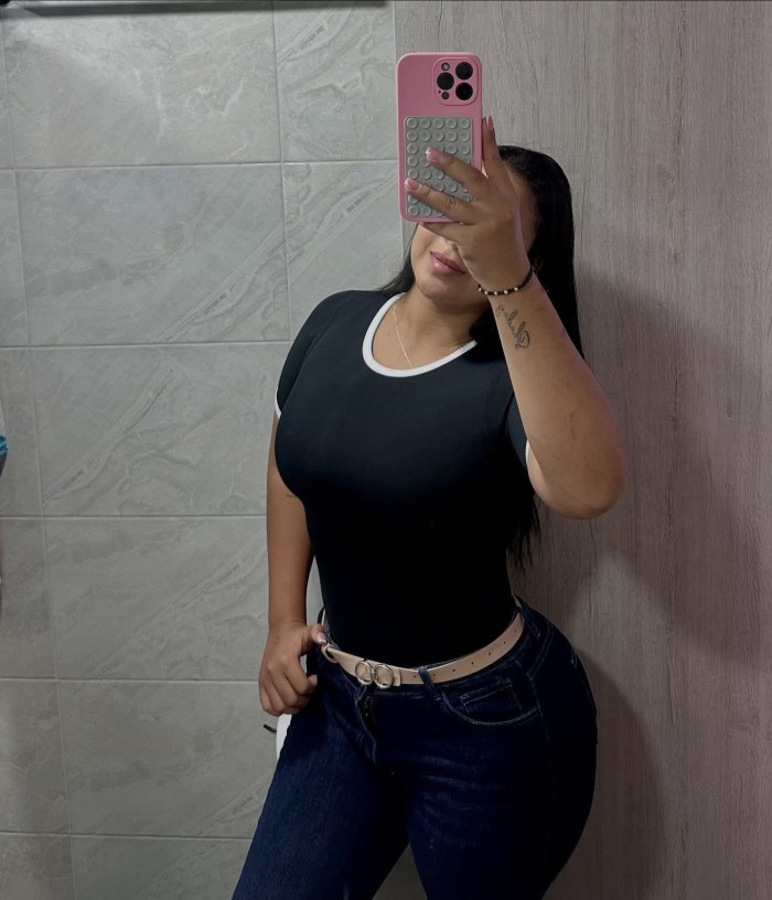 RECIEN LLEGADA….! SENSUAL Y CALIENTE COÑITO APRETADITO PARA TI