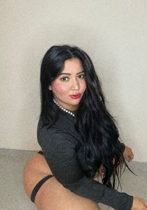 BUENONA COLOMBIANA MUY MAMONA,FOLLAME MIS TETAS..
