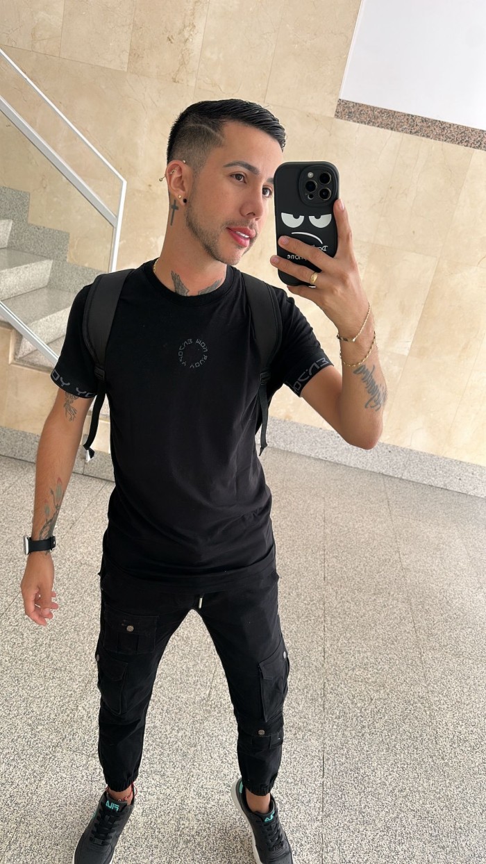 Jovencito lindo y muy caliente activo y pasivo fie