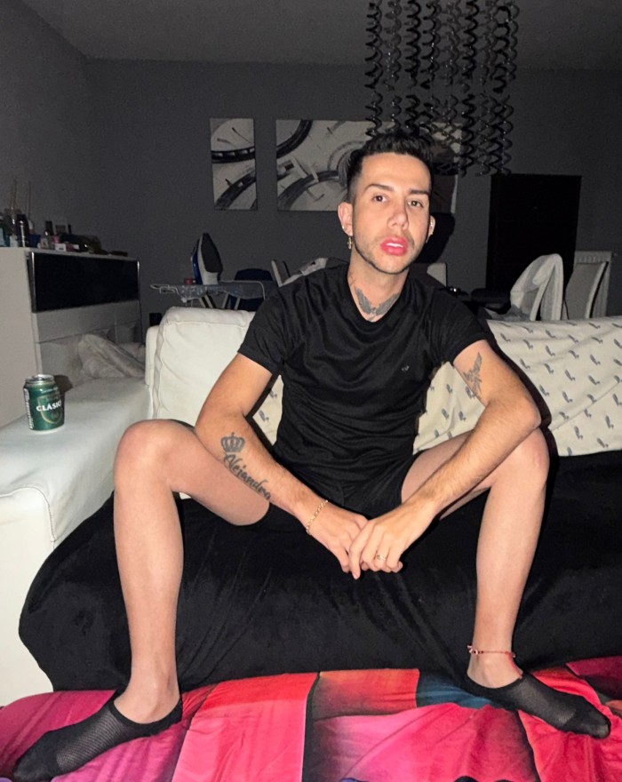 Jovencito lindo y muy caliente activo y pasivo fie