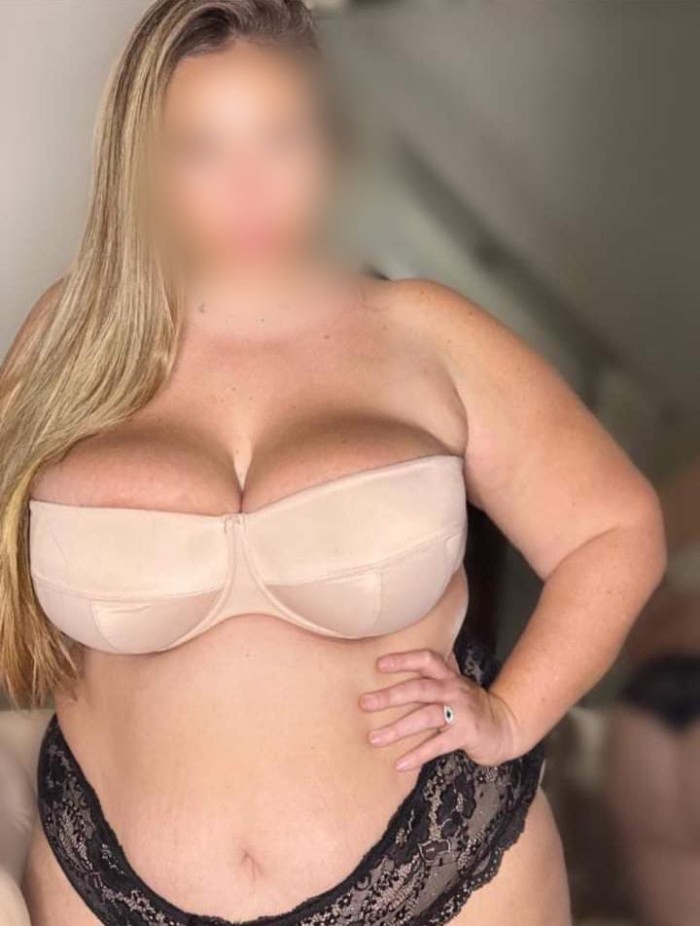 PRIMERA VEZ EN OVIEDO HERMOSA MUJER PLUS DE LUJO