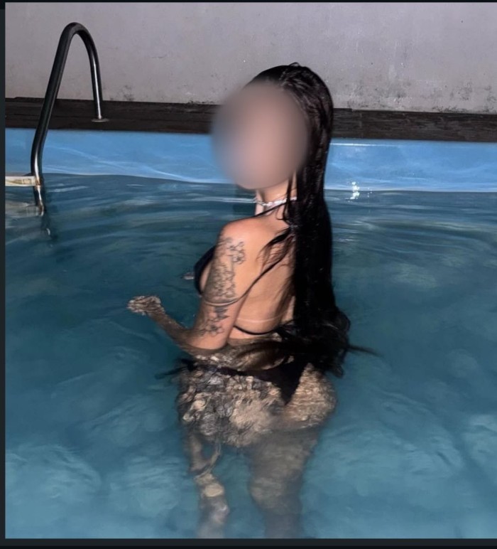 ARDIENTE JOVENCITA DELICIOSA IRRESISTIBLE LUJURIOSA