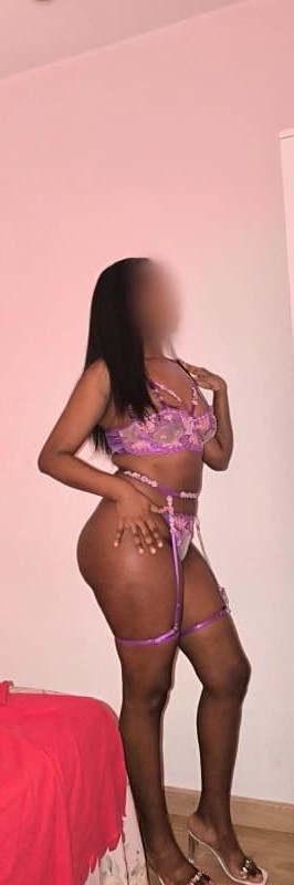 EN PORRIÑO DIOSA DEL SEXO SIN LIMITES EN LA CAMA