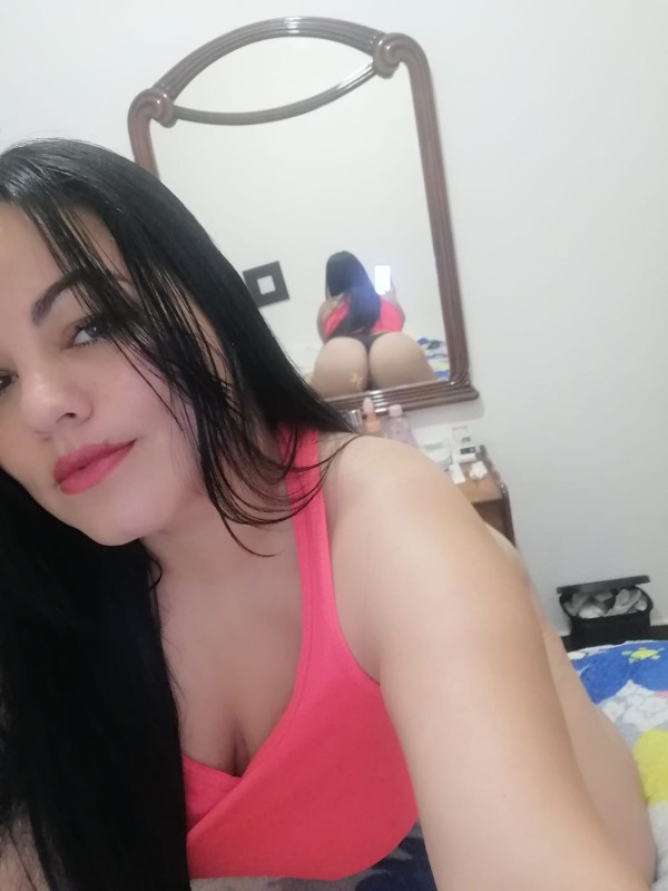 HERMOSA LATINA VOLUPTUOSA FIESTREA