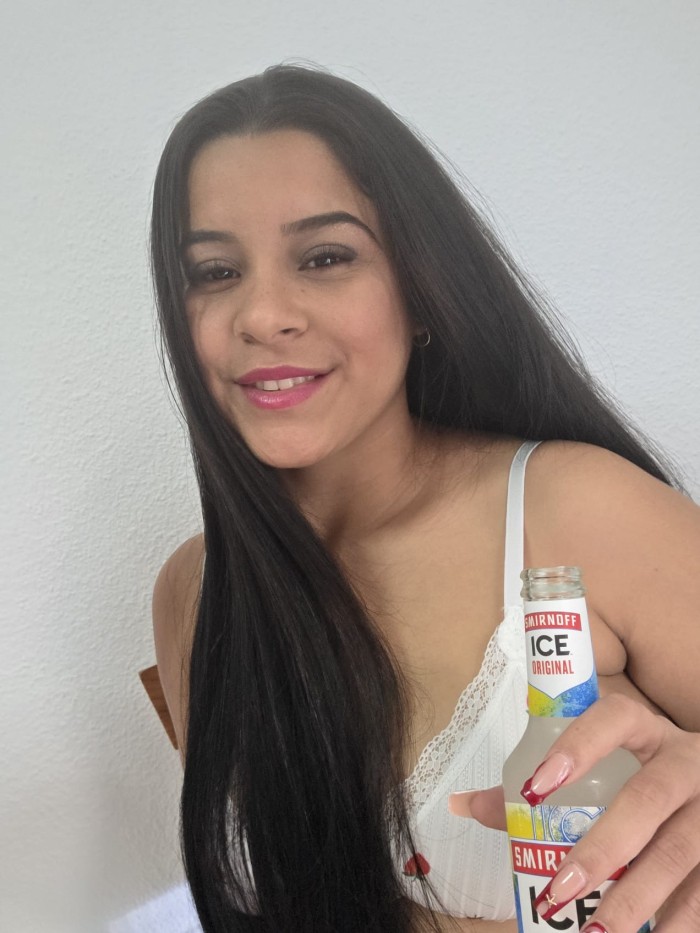 Celeste latina recién llegada