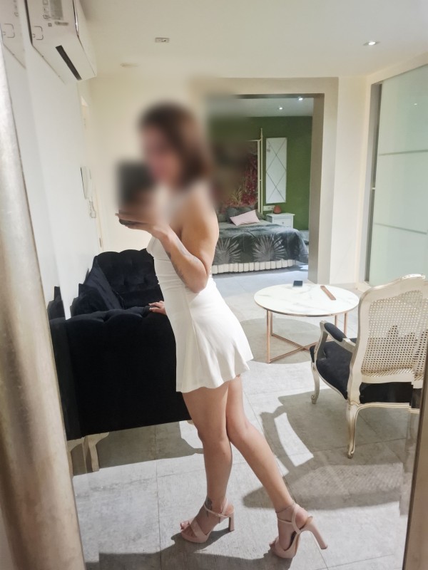 LEYDI FIESTERA Y CACHONDA