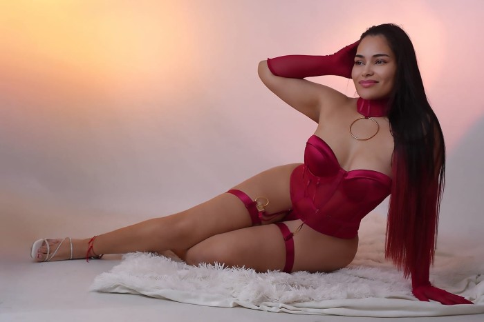 LATINA CACHONDA