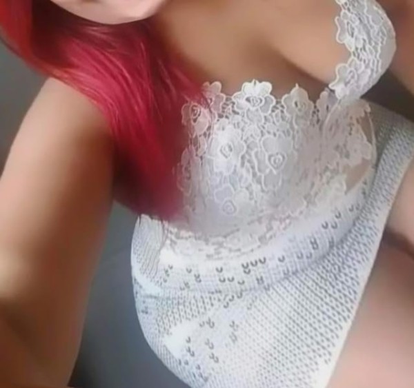 LA MÁS GUARRA Y CALIENTE, VEN A FOLLARME!