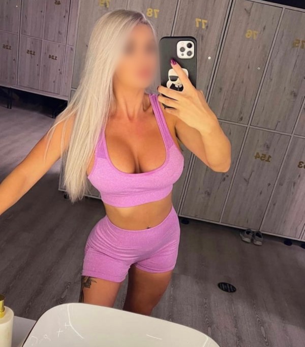 novedad rubia multiorgasmica fiestera