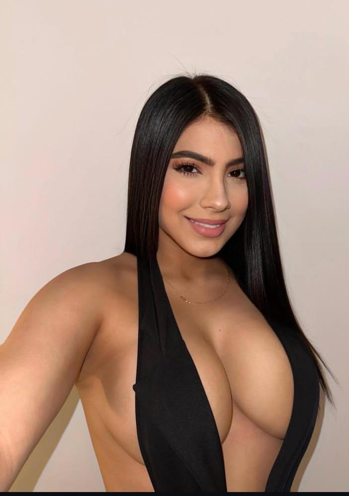 SEDUCTORA COLOMBIANA PURO EROTISMO