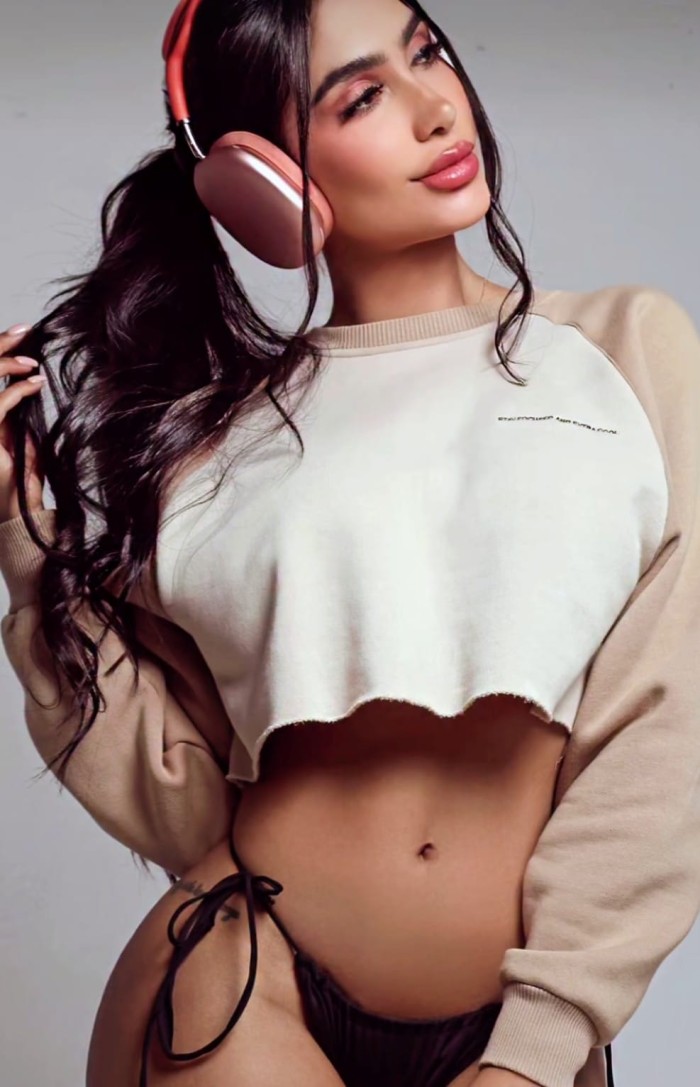 DESCONECTA JUNTO A SEXY LATINA