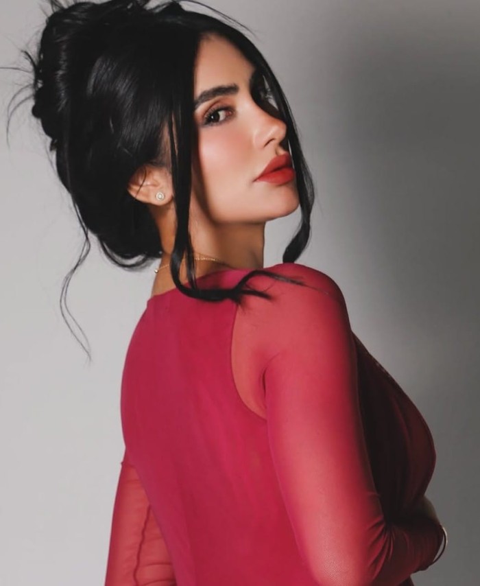 DESCONECTA JUNTO A SEXY LATINA