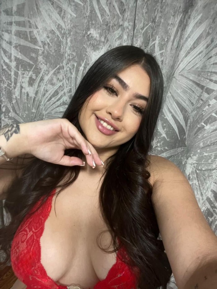 VALERIA JOVENCITA DE 19 AÑOS FIESTERA