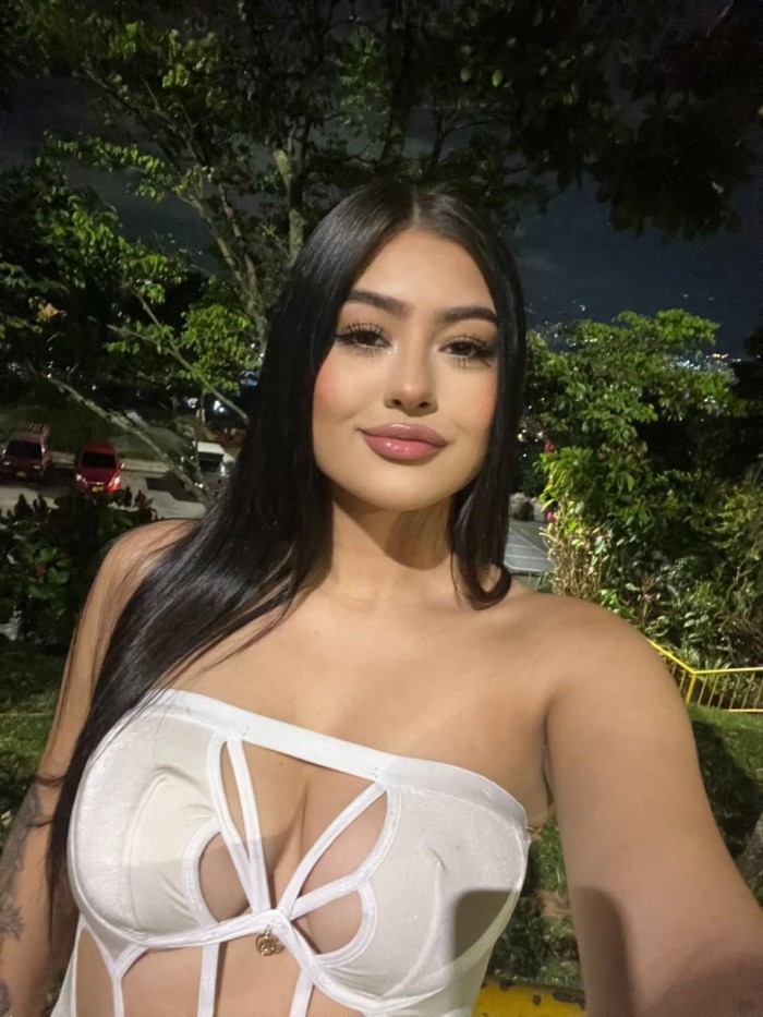 VALERIA JOVENCITA DE 19 AÑOS FIESTERA