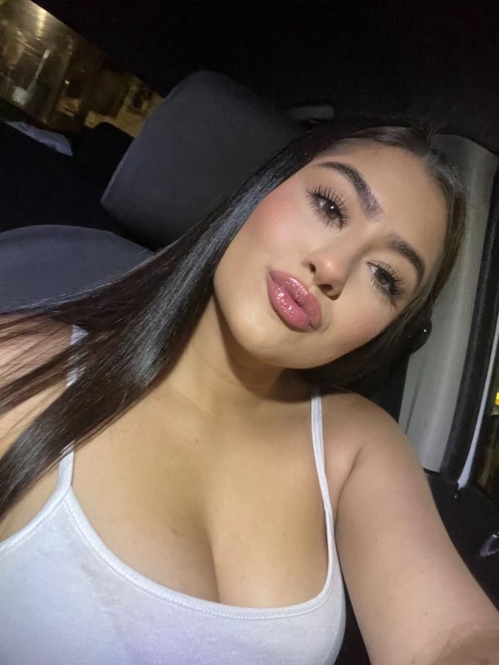 VALERIA JOVENCITA DE 19 AÑOS FIESTERA
