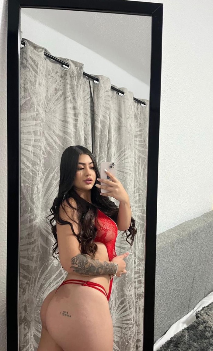 VALERIA JOVENCITA DE 19 AÑOS FIESTERA