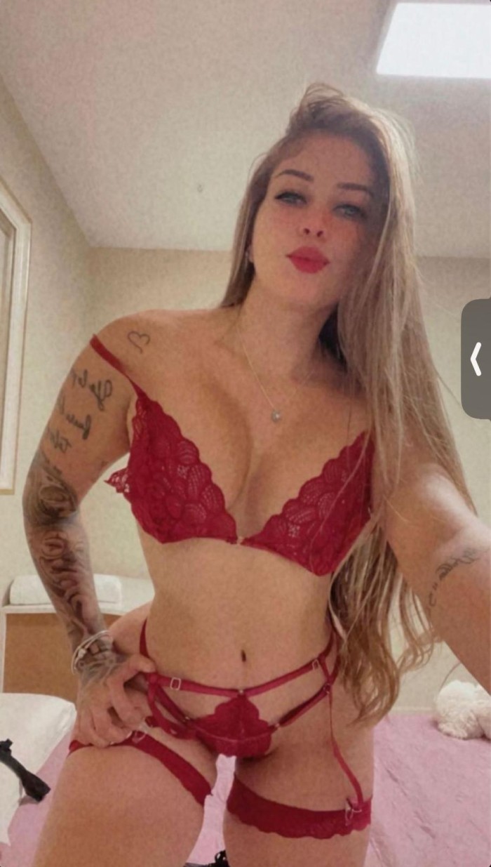 NICOL RUBIA CURVY FIESTERA