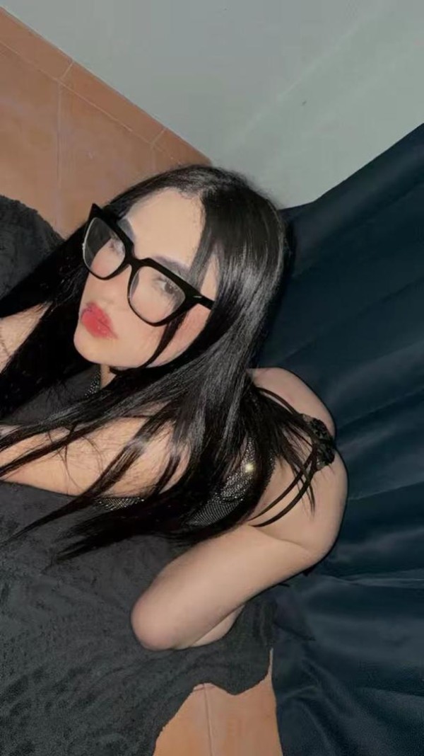 POTENTE LATINA DISPUESTA A COMPLACERTE…!!!