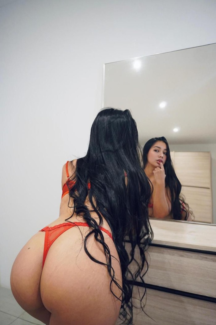 LAURA Escort Colombiana de Lujo en Ibiza