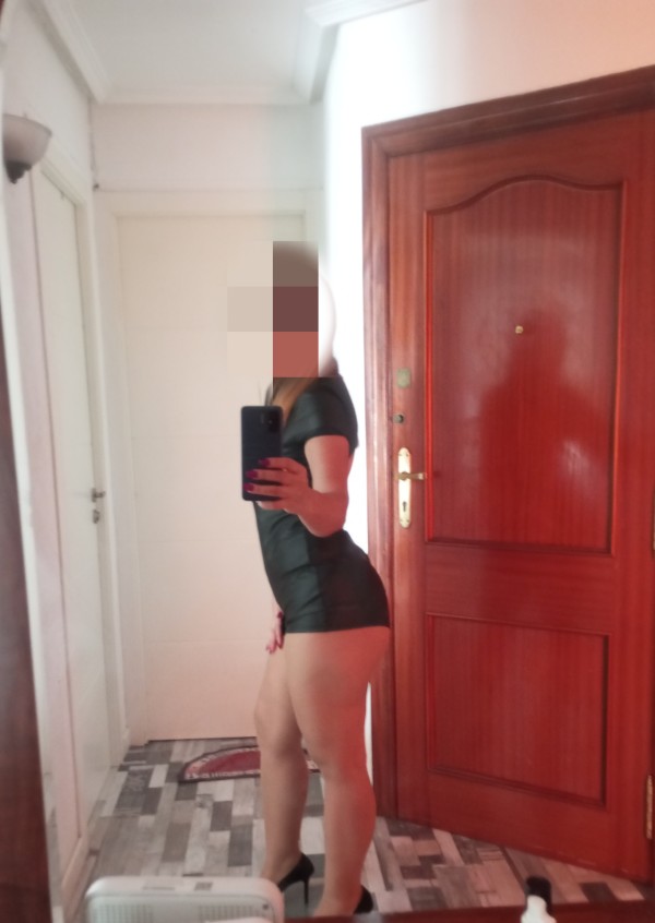CRISTINA RUBIA ATRACTIVA