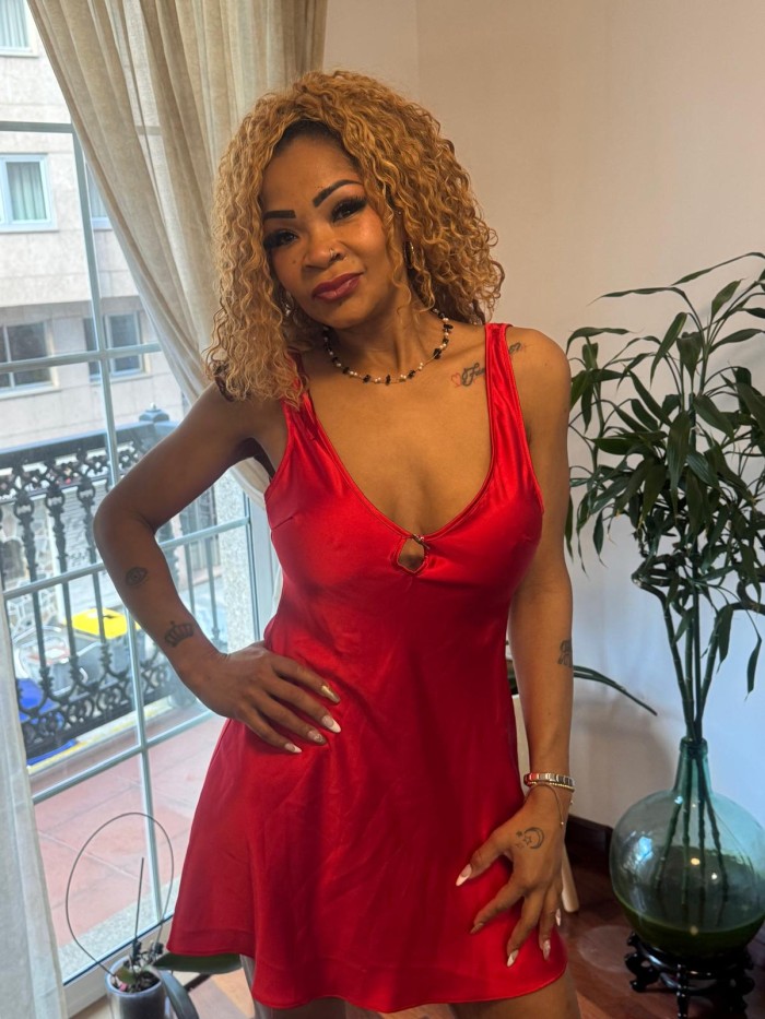 CUBANA EN PONTEVEDRA DULCE ALEGRE Y APASIONADA