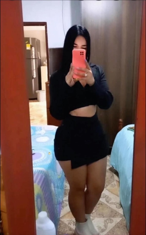 HERMOSA SENSUAL COMPLACIENTE BOMBA DE SEXO