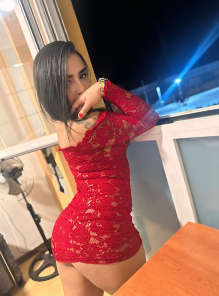 EXQUISITAS AMIGUITAS IMPLICADAS DIOSAS COMPLACIENTES