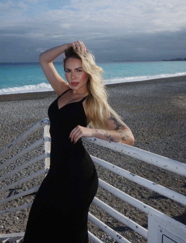 Una rubia recién llegada 🩷