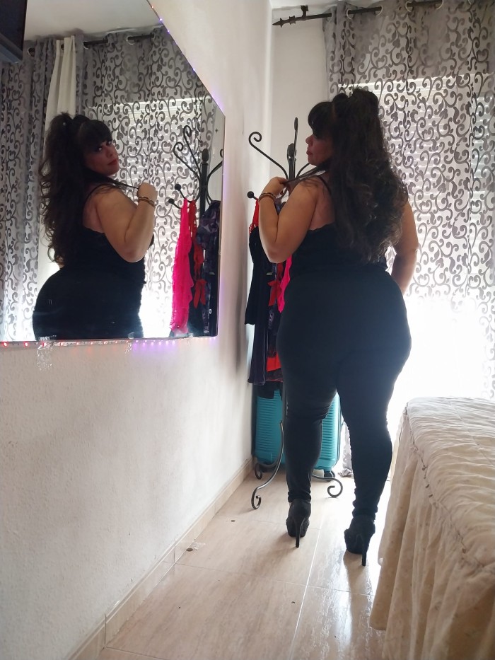 Gordelicia brasileña fiestera recibo independiente