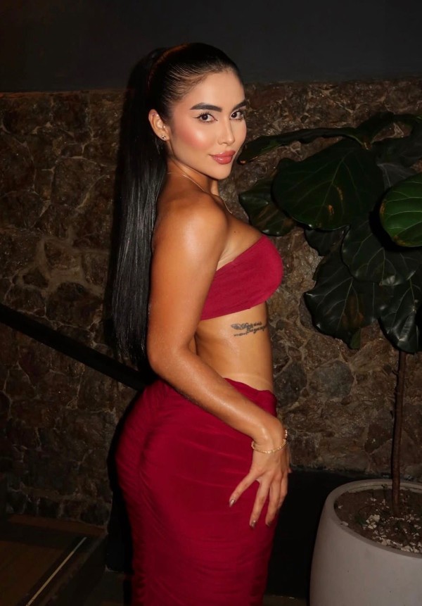 TERESA SEXY Y CALIENTE