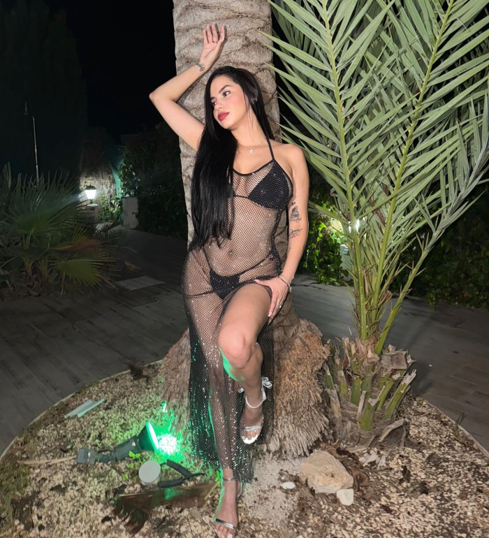 ARDIENTE VENEZOLANA DISPONIBLE 24/7 686624476