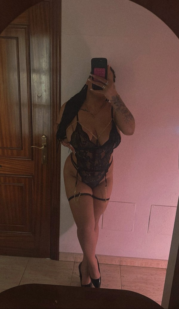 FIESTERA, RECIÉN LLEGADA, DIVERTIDA Y SENSUAL