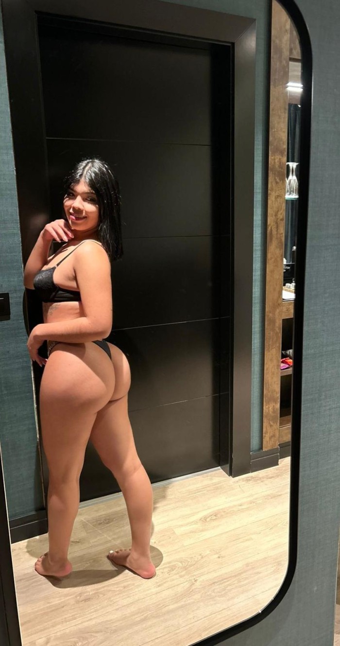 Dispuesta a entregarse a ti, pasional y seductora