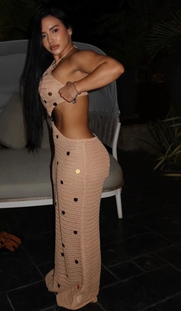 EXOTICA DELICIOSA IMPLICADA DESEOSA DE PLACER