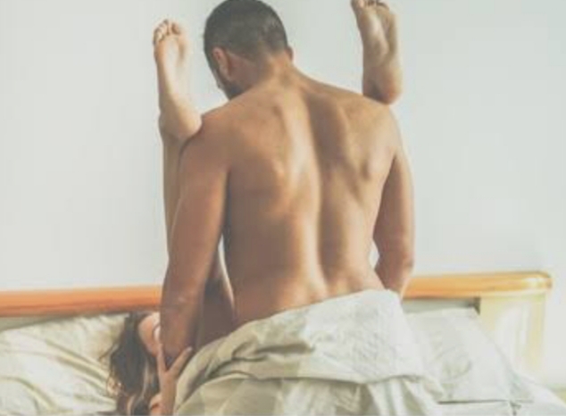 DISPUESTA PARA COMPLACERLOS SERVICIO A PAREJA